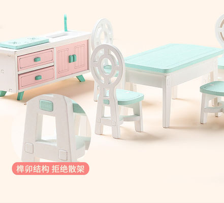 어떤 거친 부분 없이 작은 몬테소리 나무로 된 소녀 침실 완구