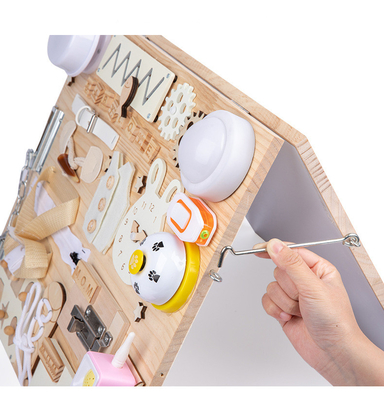 유아들을 위한 몬테소리 이른 교육적 DIY 손으로 만드는 바쁜 이사회 목재 완구